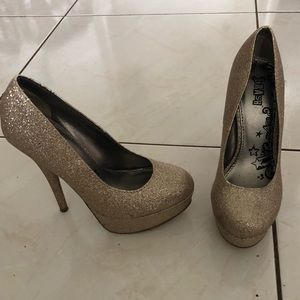 Size 5 Gold Glitter Heels